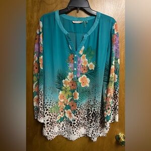 Gorgeous Soft Surroundings Floral Teal Top